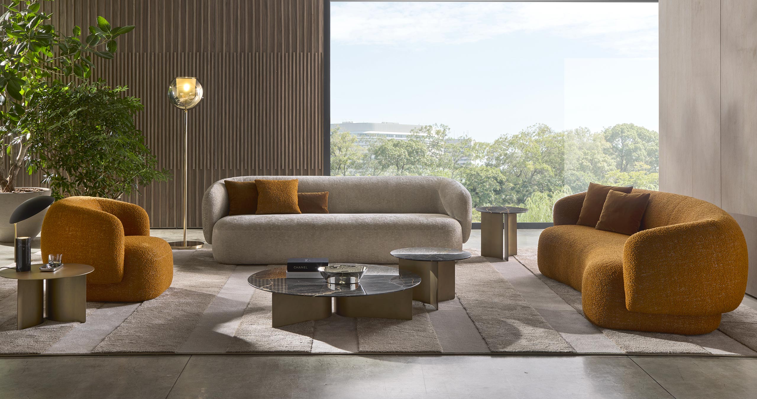 Großes Wohnzimmer mit rundem Design Sofa Marelli Noah