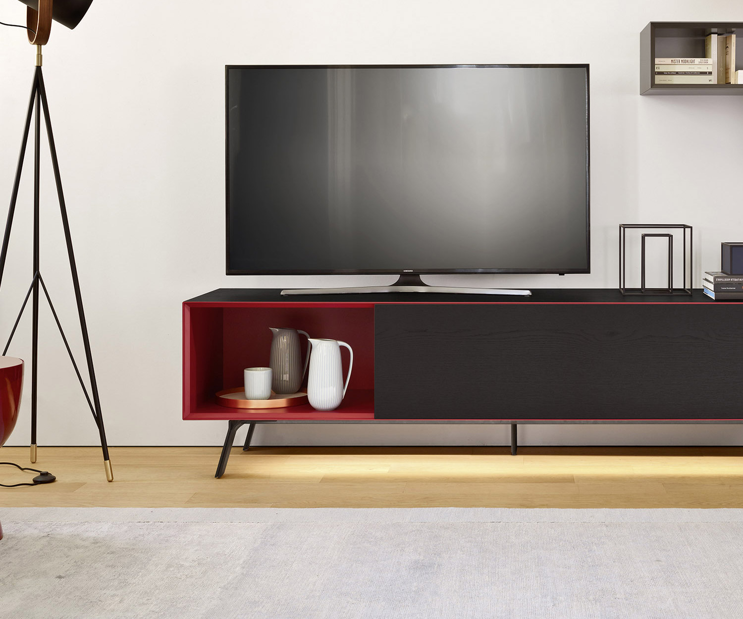 Livitalia Design Design Lowboard Minimal Eiche Dunkel Innenraum der Box Schwarz Matt lackiert LED
