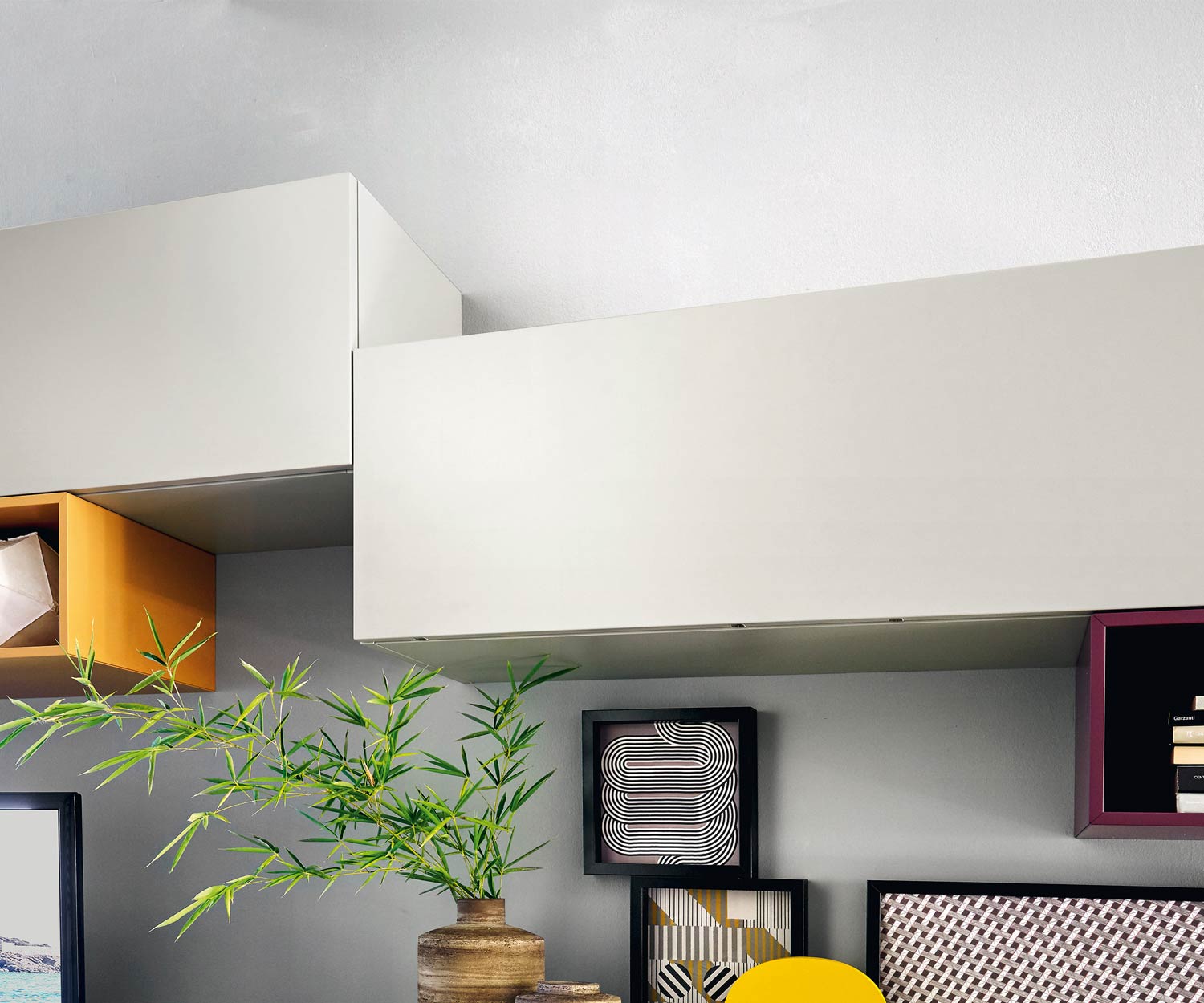 Livitalia Tetris design wandmeubel C19 met witte, matte bovenkasten