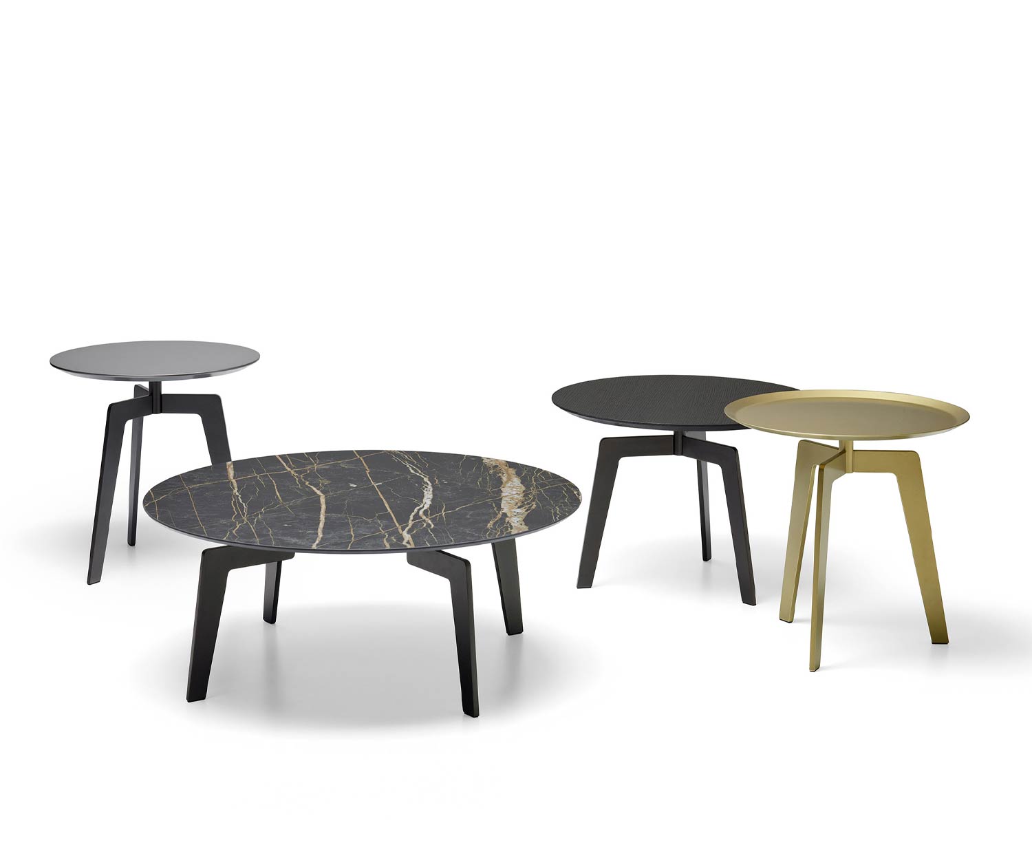 Ensemble de tables d'appoint Lotus laquées et avec 3 ou 4 pieds