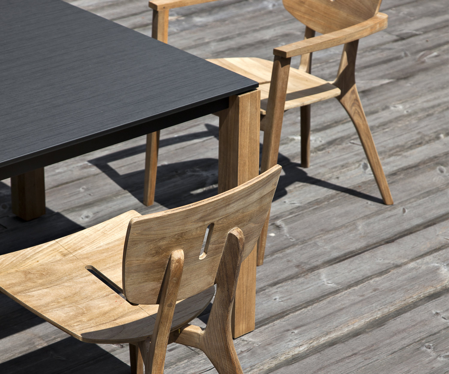 Hochwertiger Oasiq Machar Design Gartentisch Teak