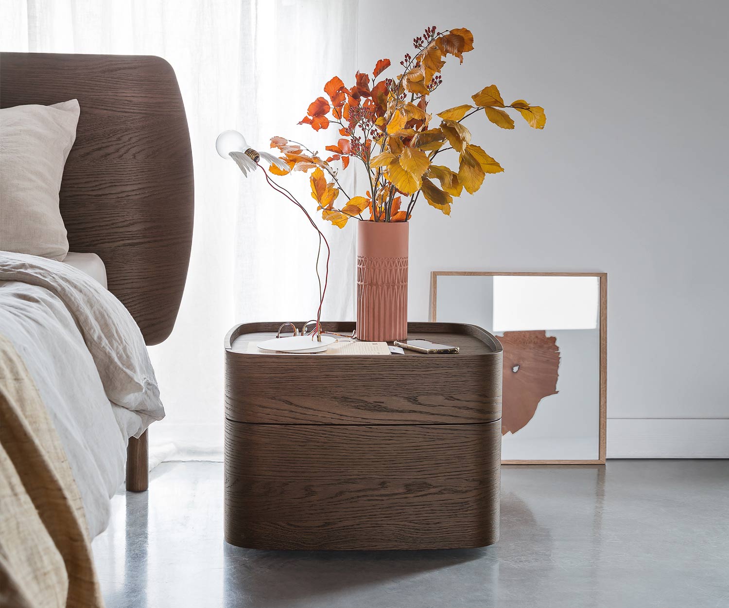Designer Norman Nachttisch von Novamobili mit Marmor Abdeckplatte