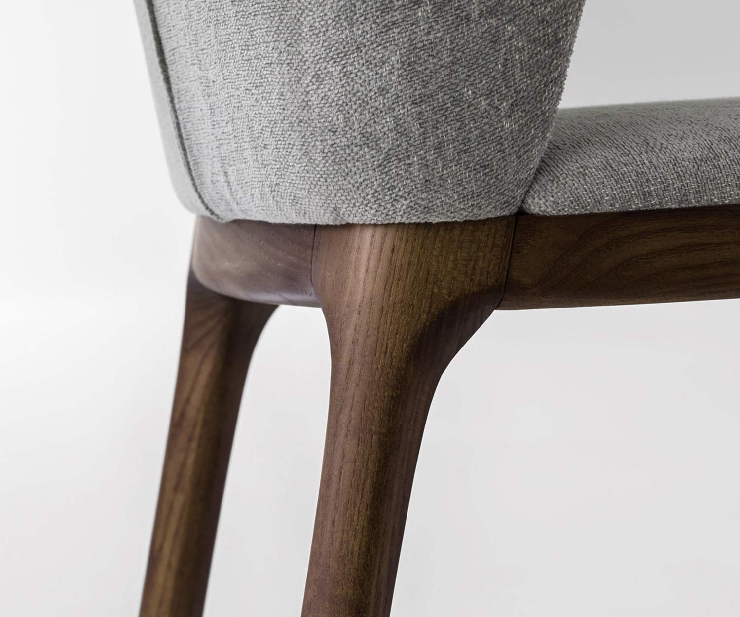 Moderne Novamobili stoel Navy massief houten frame