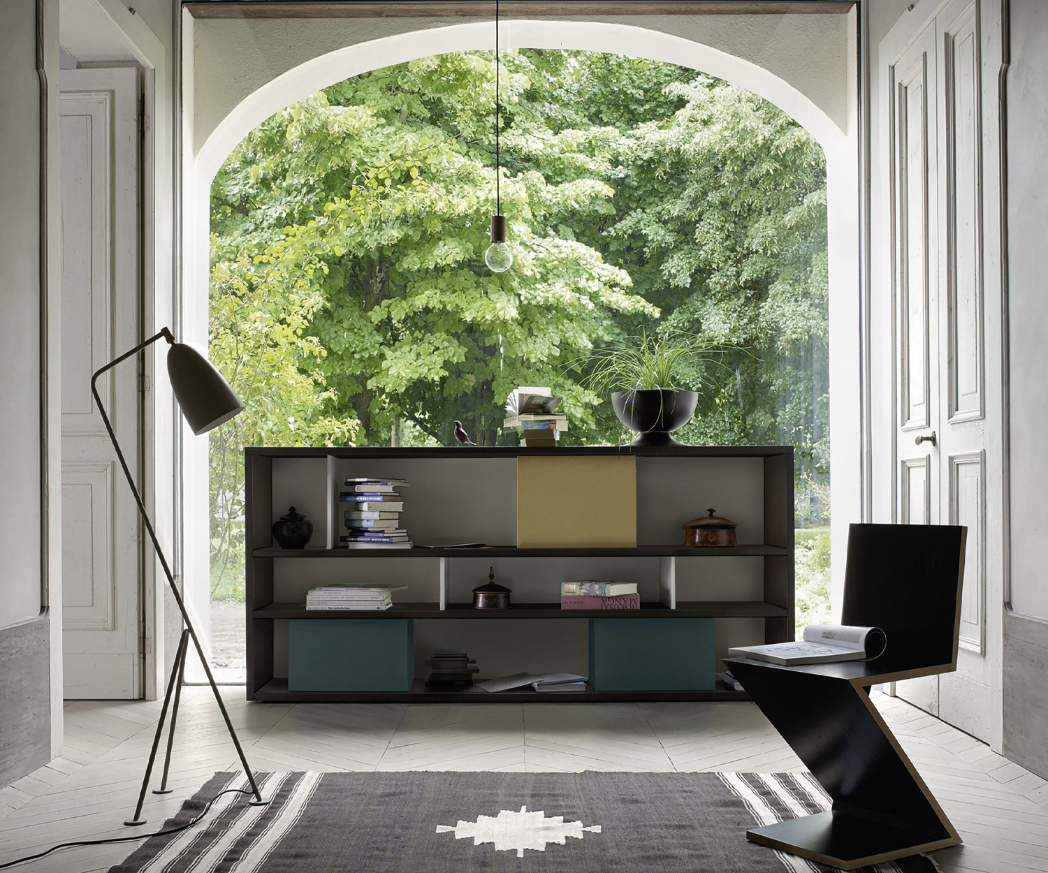 Hochwertiges Livitalia Designer Standregal C80 mit geschlossener Rückwand