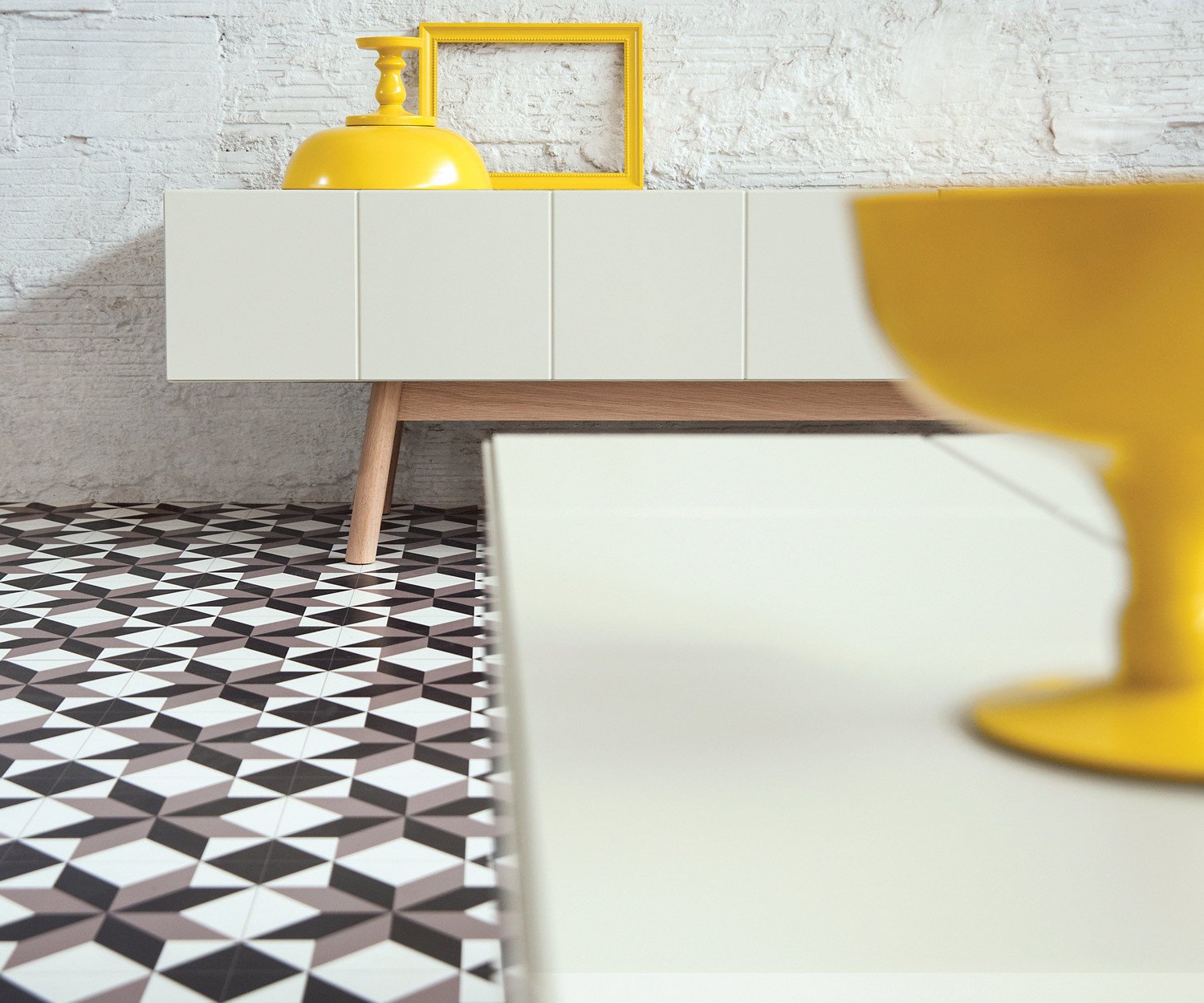 al2 Design moderne Lowboard MOS I KO 005 B en blanc sur pieds massifs