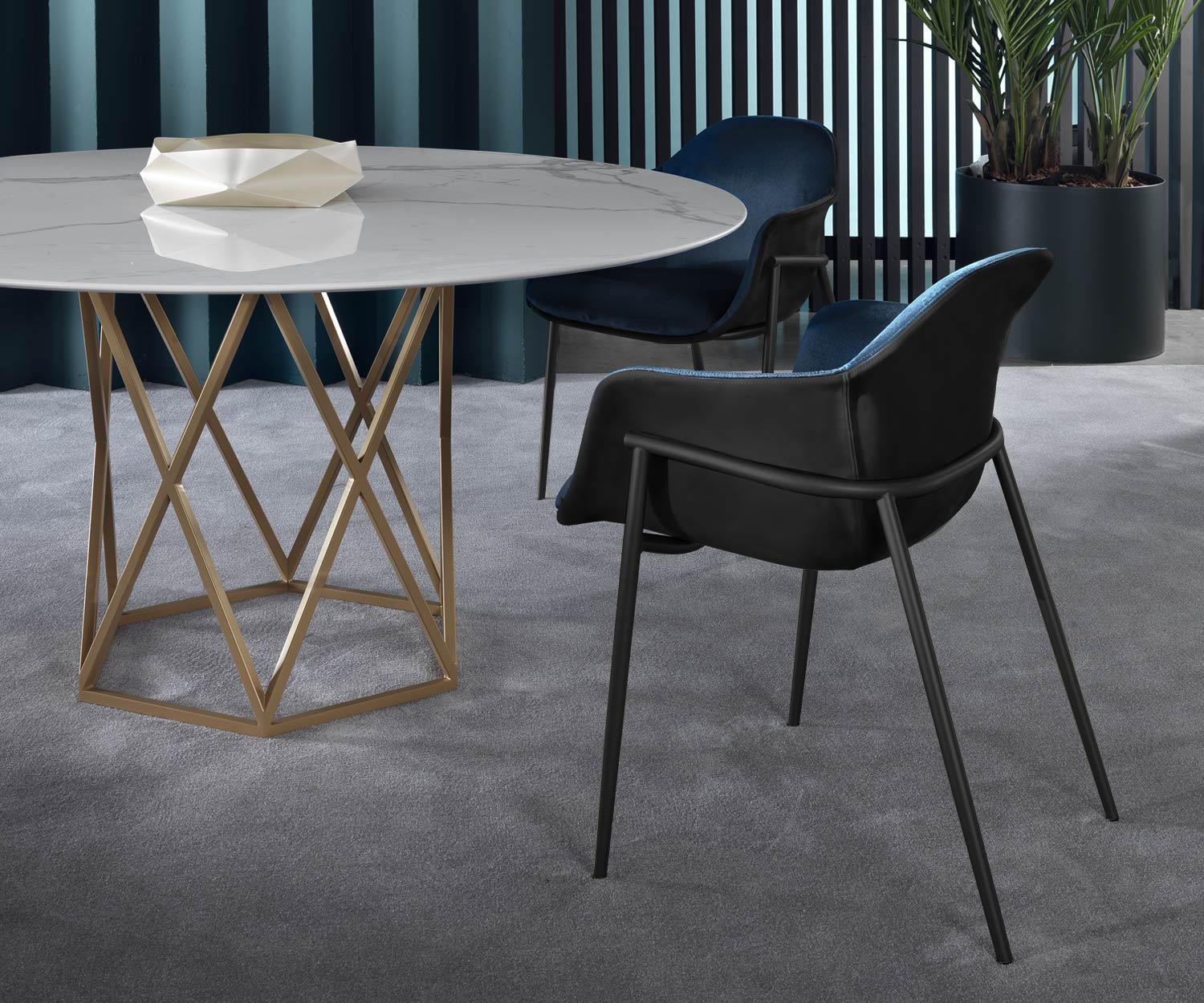 Detail rugleuning en frame van de Marelli vergaderstoel Chia