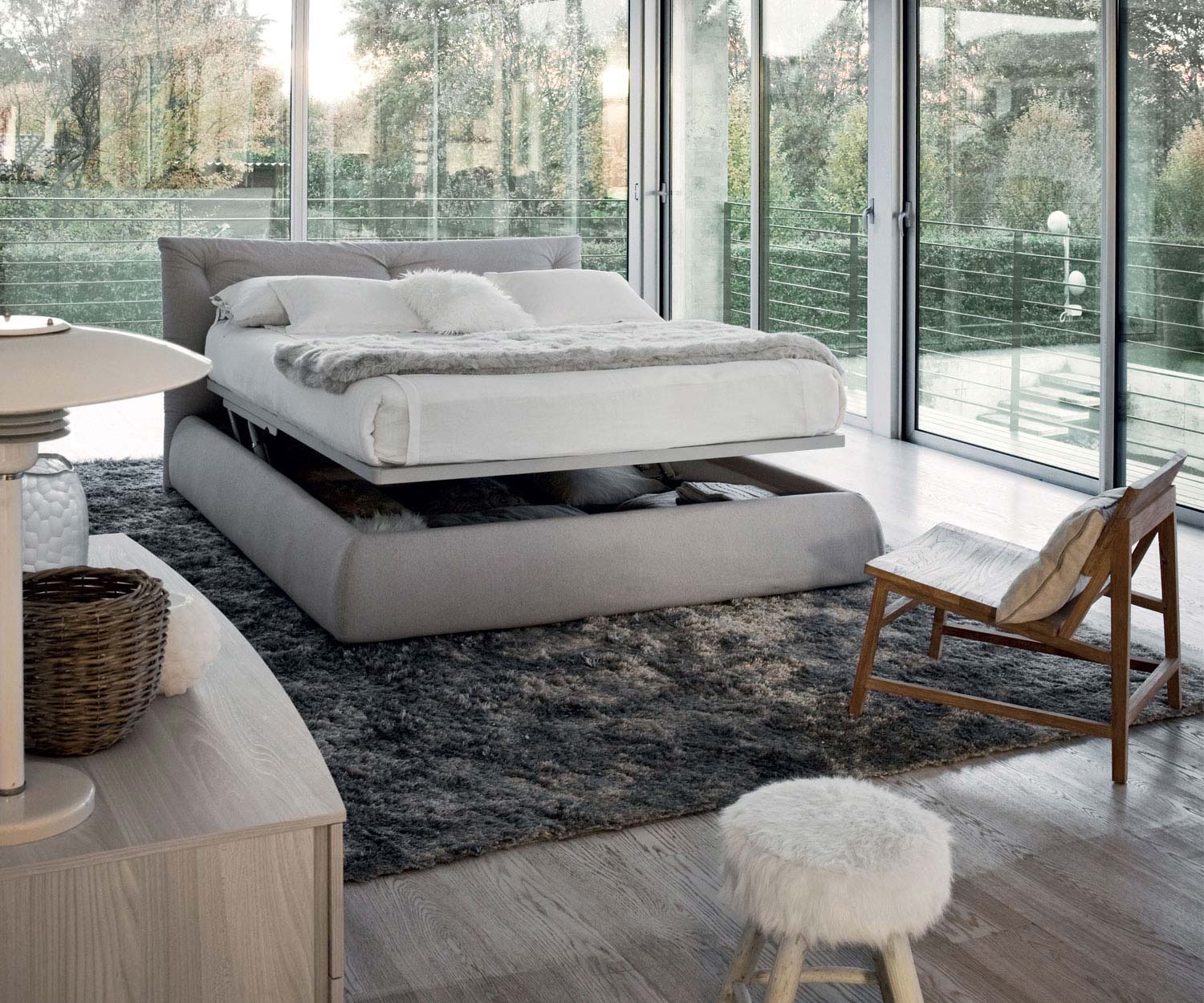 Lit rembourré de haute qualité Novamobili Modo dans la chambre