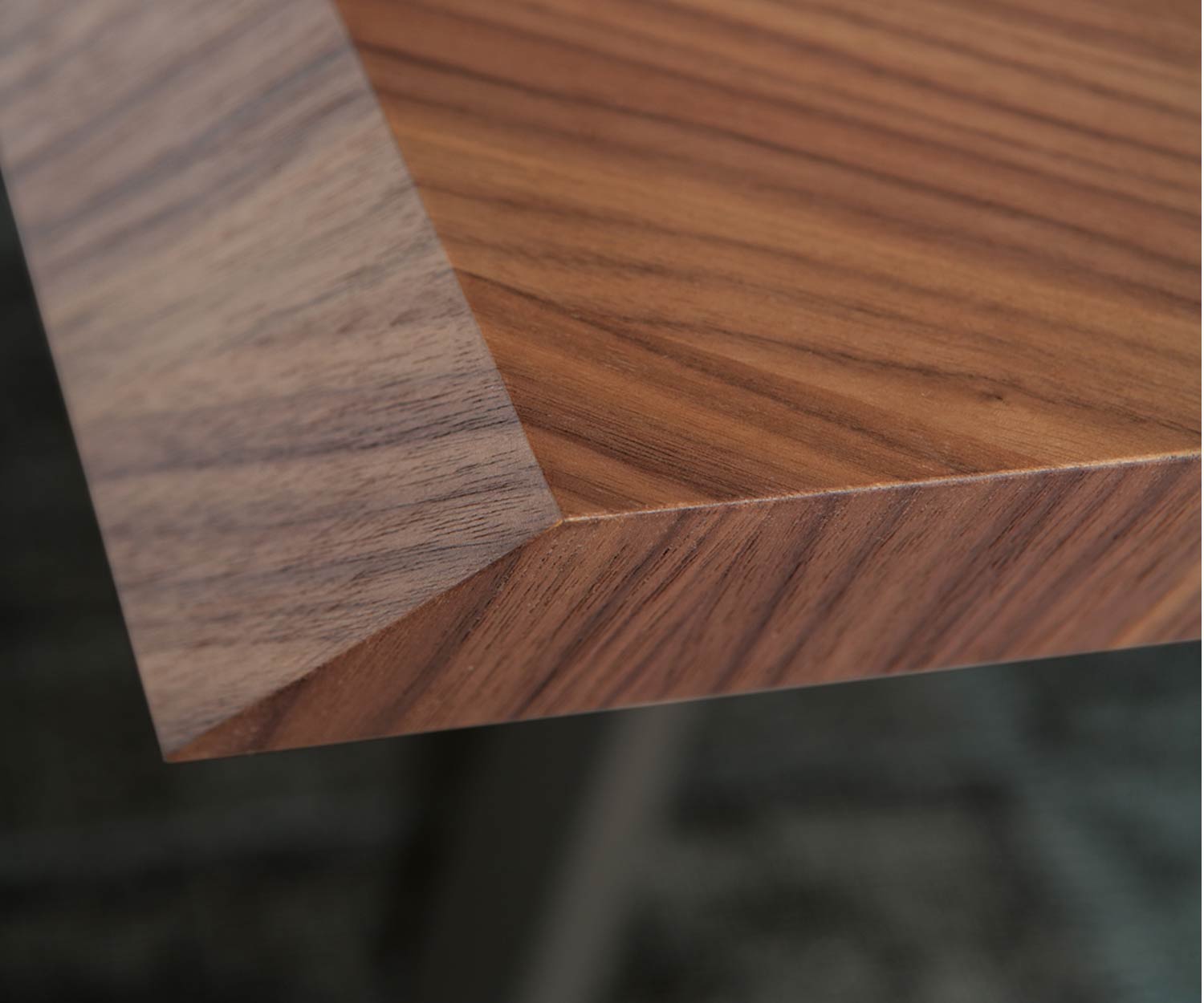 Ozzio 4x4 Fisso Design Esstisch T241 Tischplatte mi Walnuss Furnier veredelt