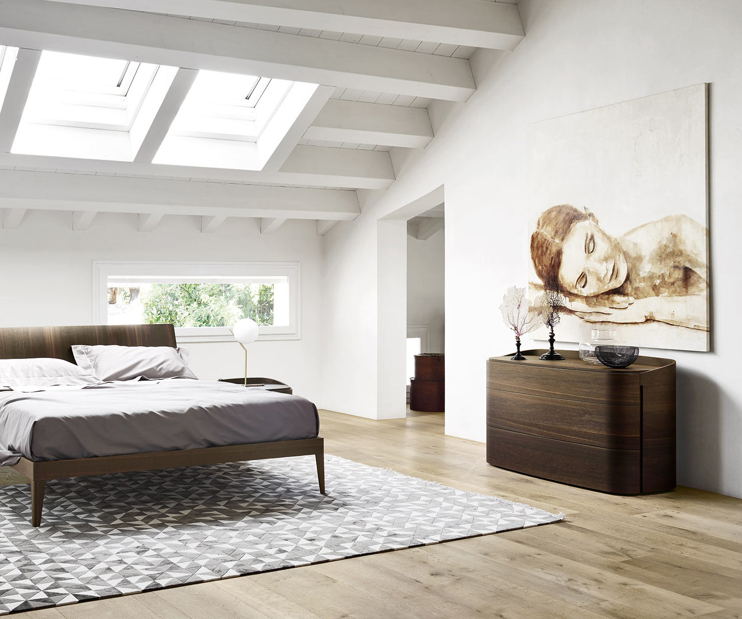 Exklusive Livitalia Design Holz Kommode Round mit rundem Kantenprofil in Eichenfurnier