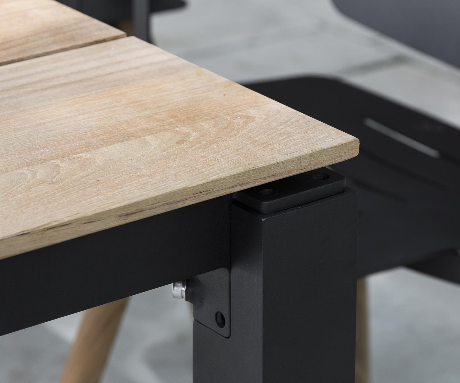 Hochwertiger Oasiq Machar Design Gartentisch Teak