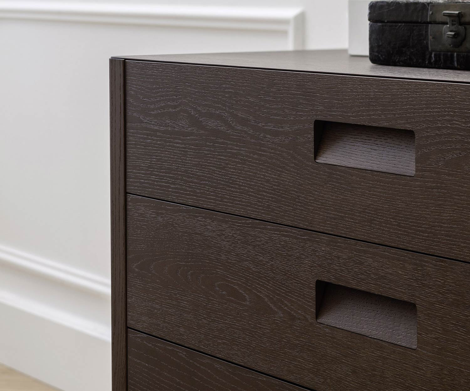 Moderne Novamobili Commode haute Giotto 6 tiroirs chêne foncé terre