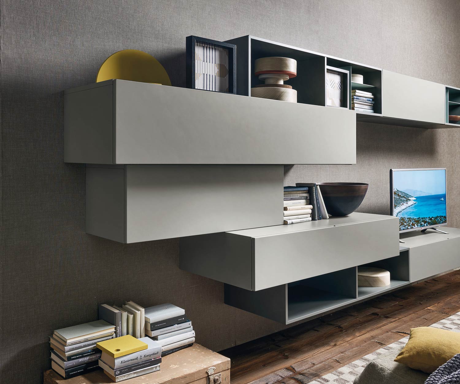 Schwebende Livitalia Design Wohnwand C02 mit Hängeschränken in Grau