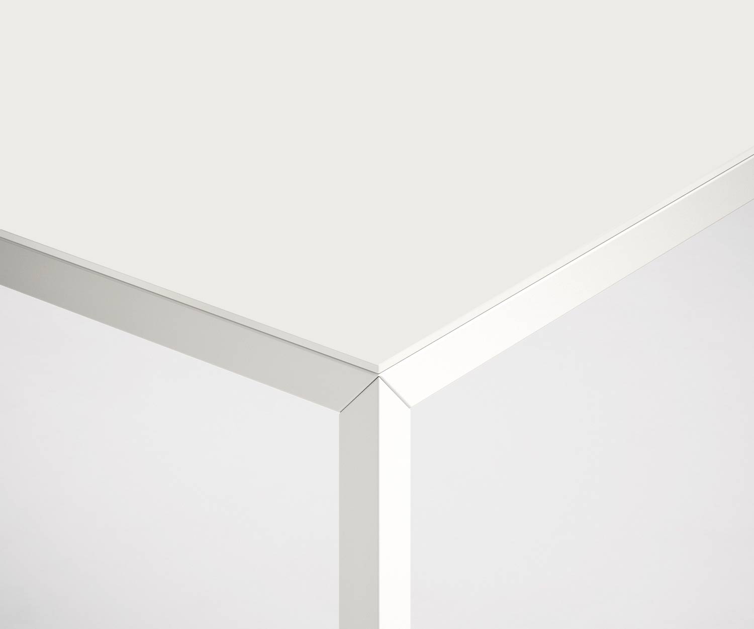 Witte mat gelakte design eettafel Filo van Novamobili 