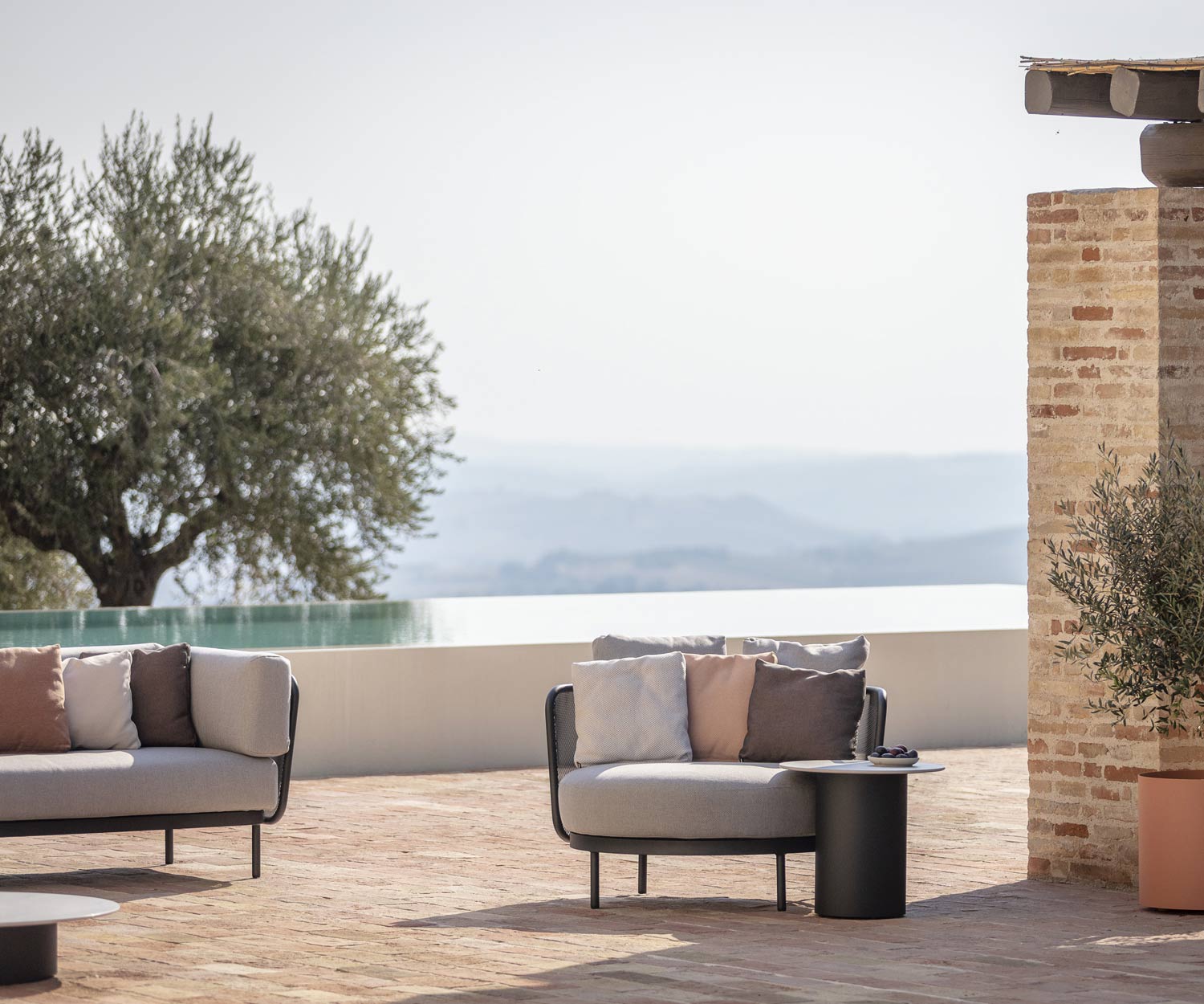 Moderne Todus Baza Round Designer Lounge avec housse grise