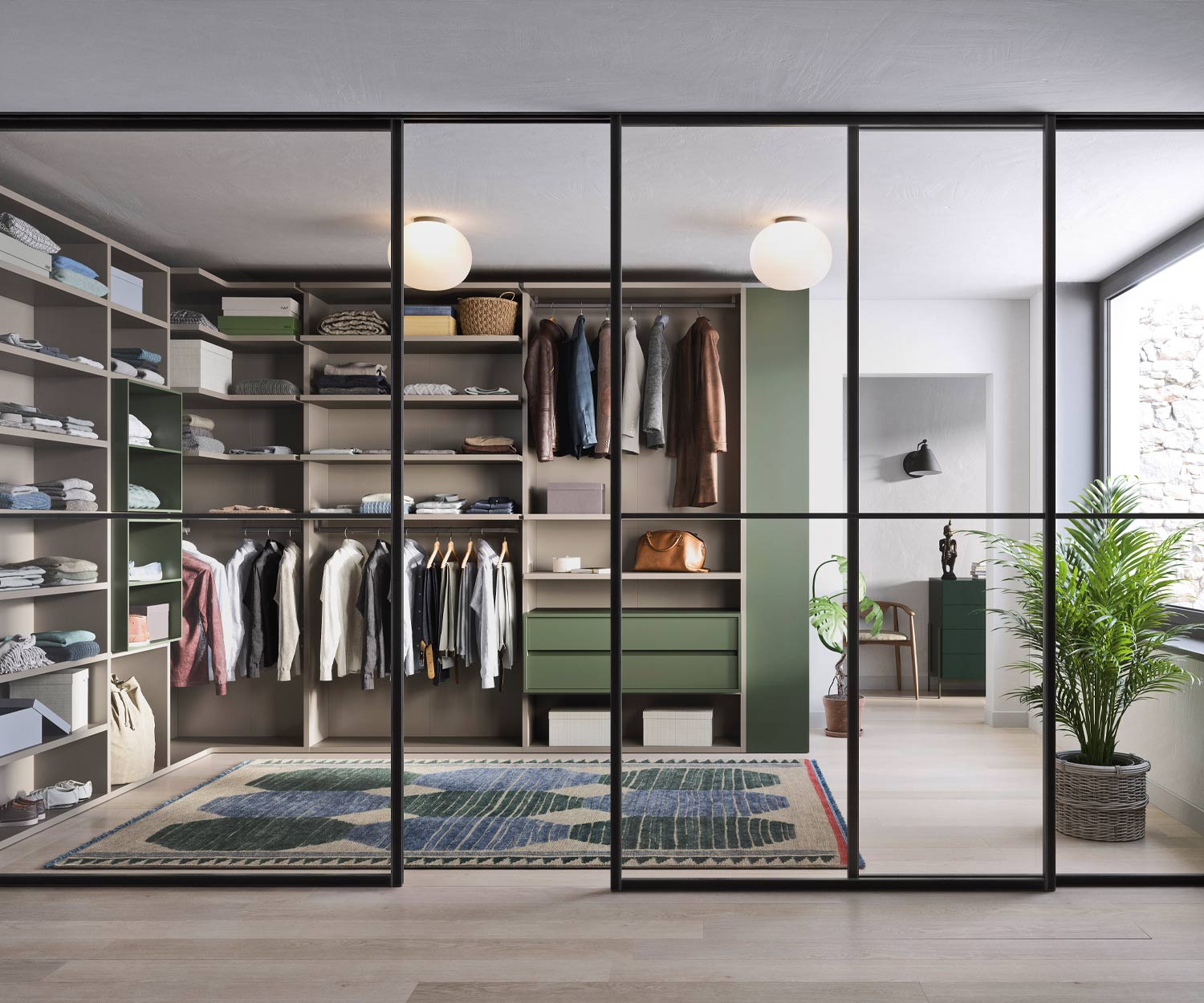 Begehbarer Design Kleiderschrank Ben von Novamobili in einer Ecke angeordnet
