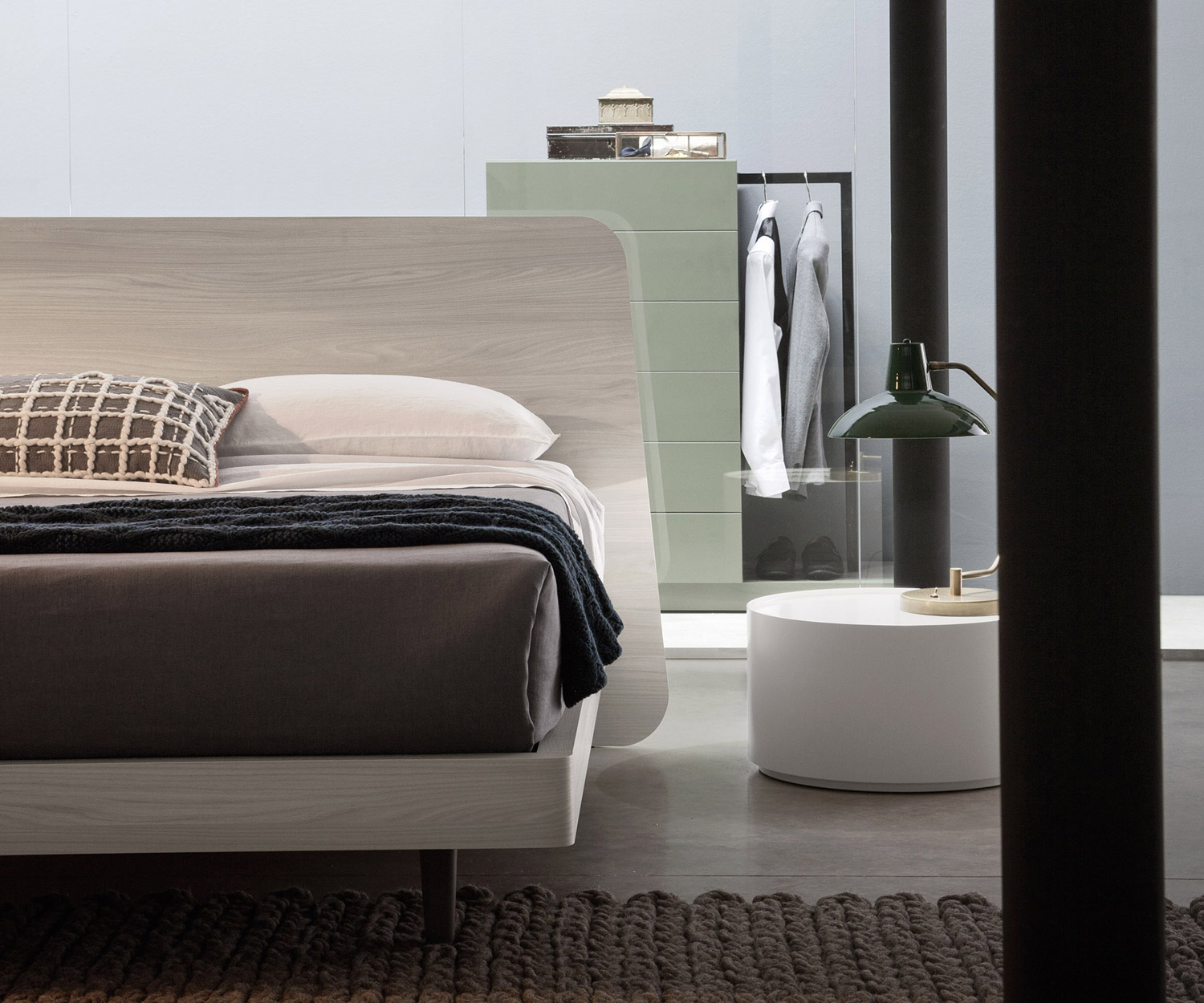 Novamobili Design Hochkommode mit Garderobe plus Stange