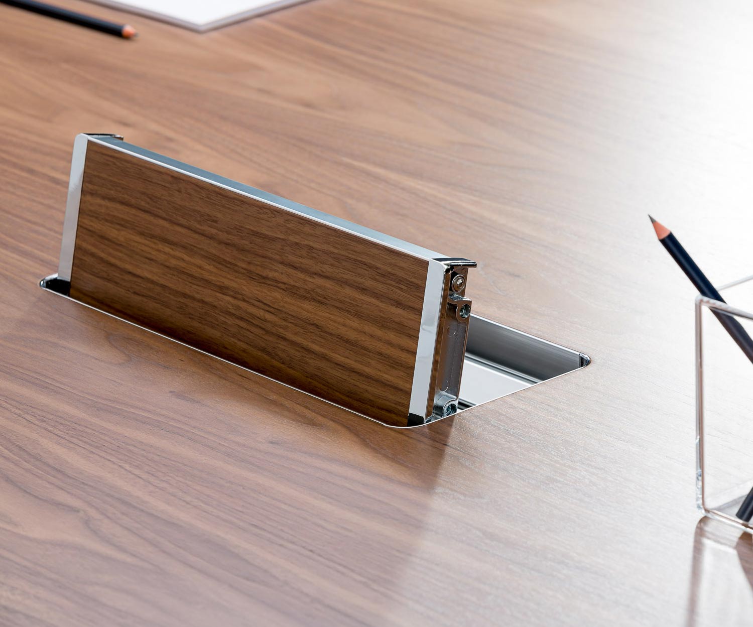 Exklusiver ICF Unitable Manager Aluminium Design Arbeitstisch Walnuss