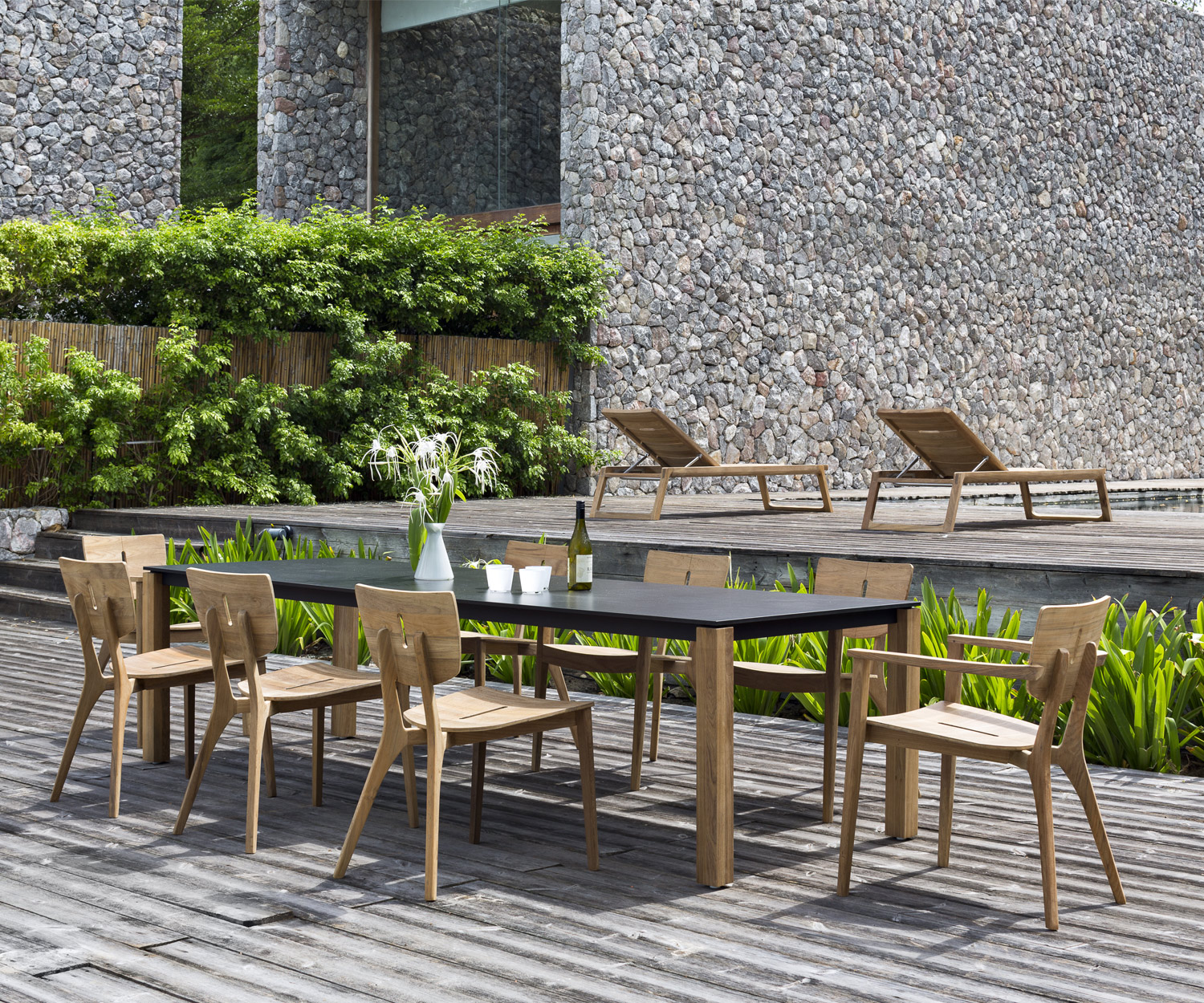 Hochwertiger Oasiq Machar Design Gartentisch Teak