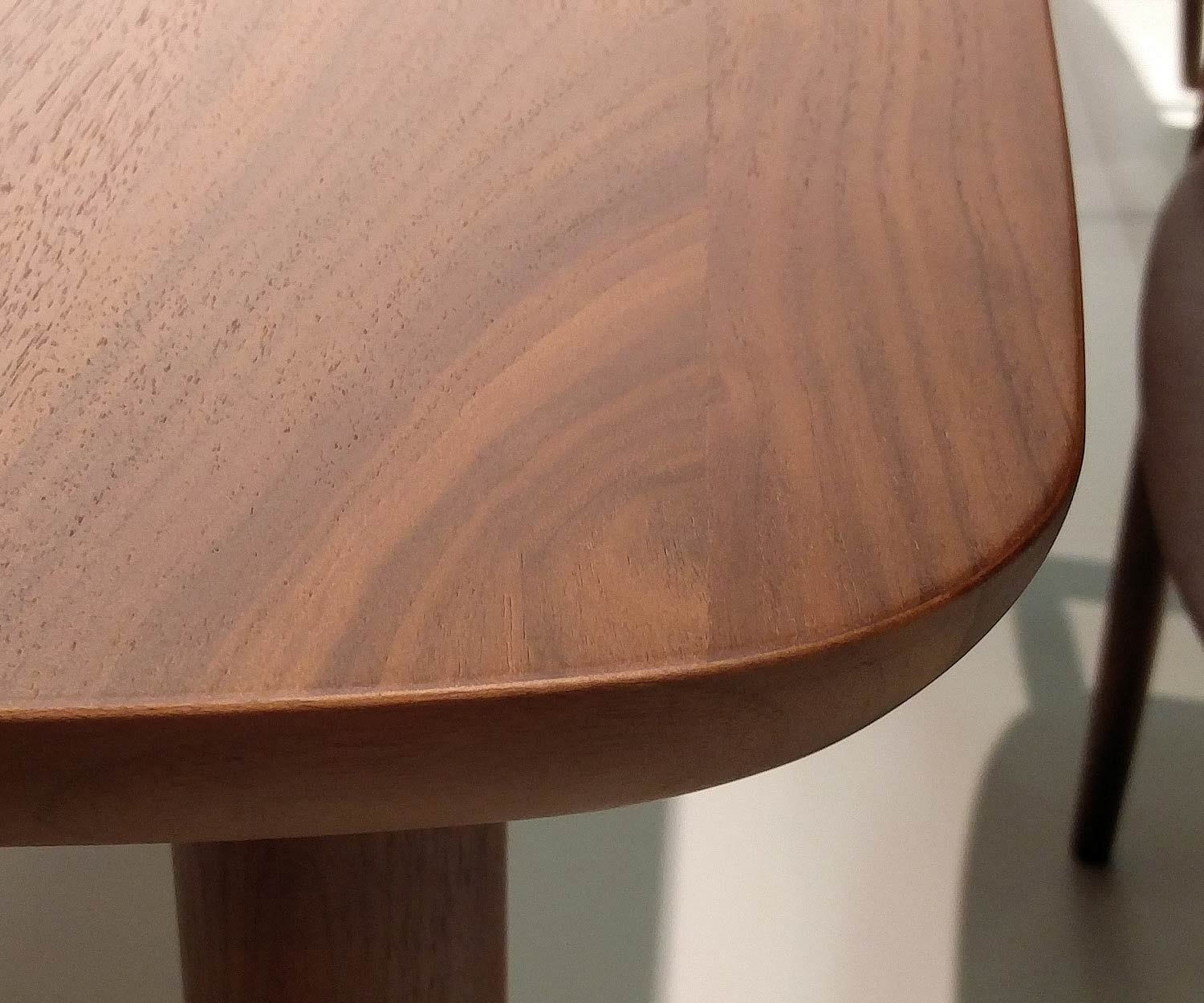 High-quality Conde House Kamuy design dining table in detail the table edge