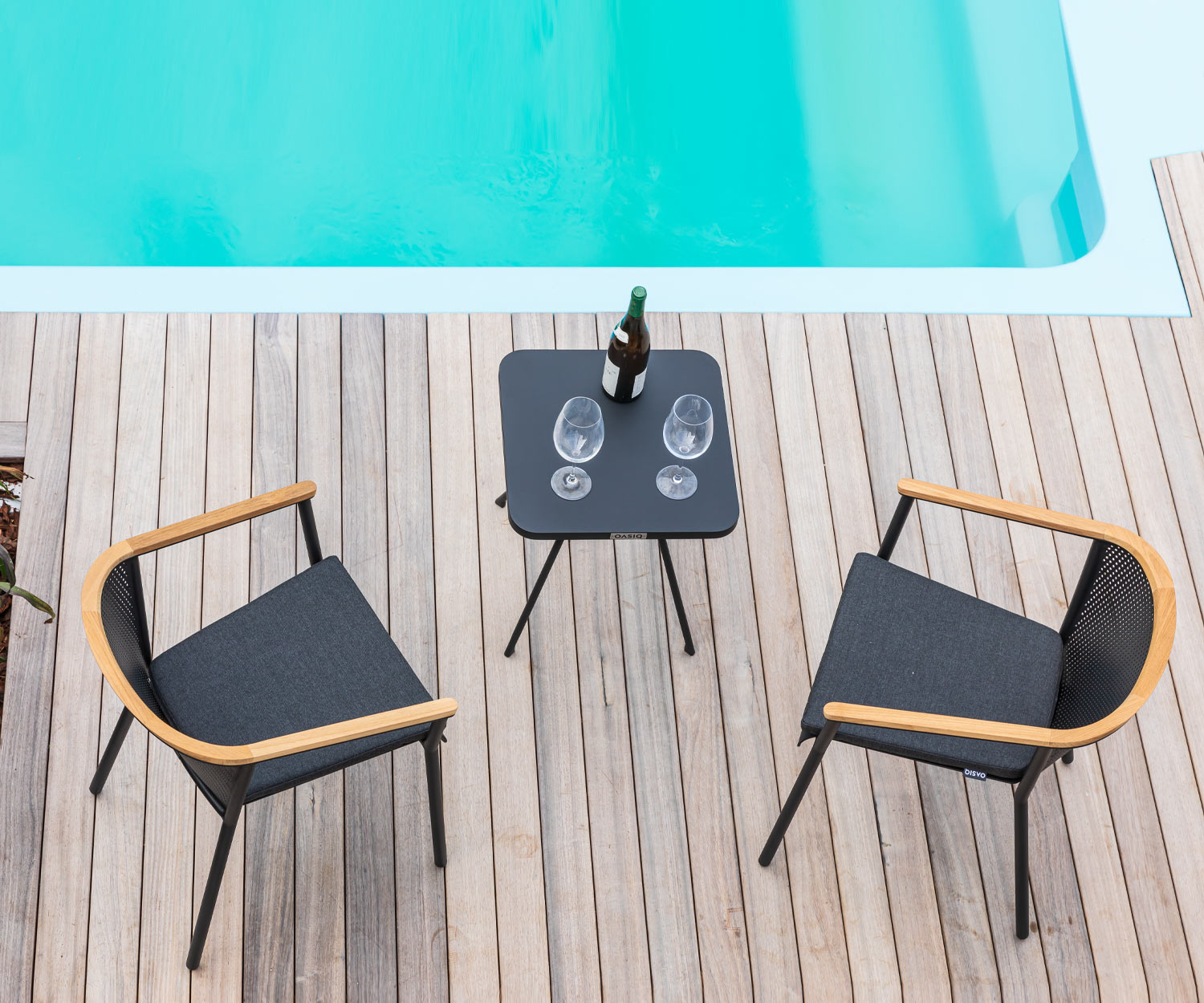 Oasiq Attol Design Beistelltisch in Dunkelgrau Kies Terrasse Garten