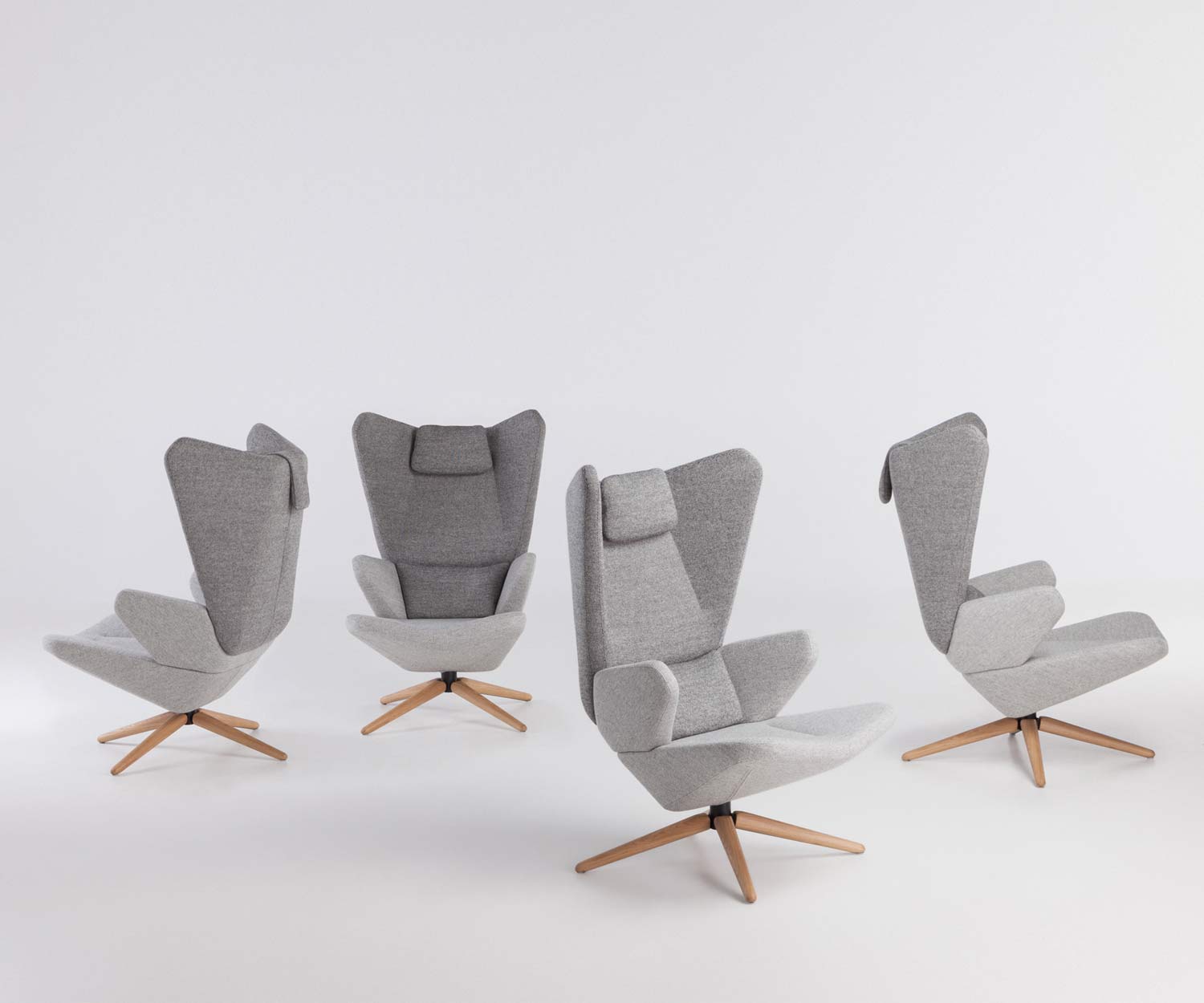 Prostoria Trifidae designer oor manchet in ensemble in licht donkergrijs