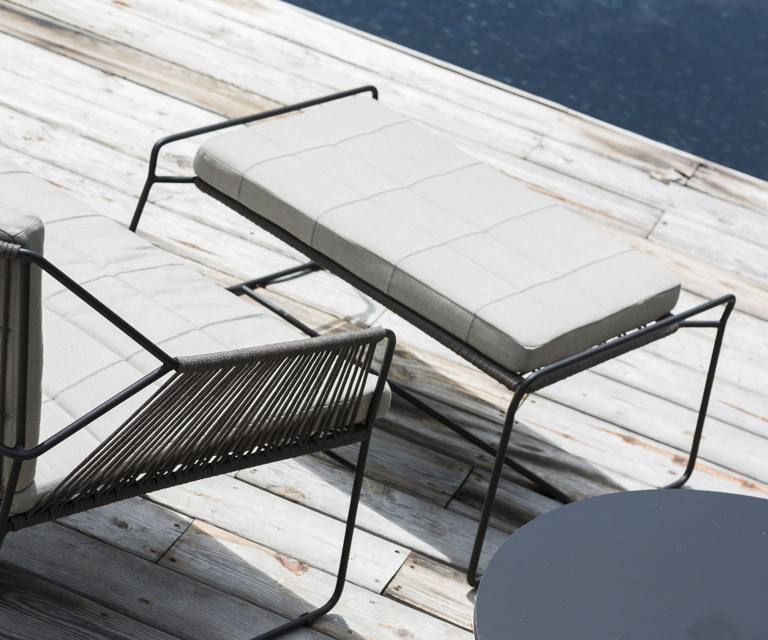 Fauteuil design Sandur Schnur de haute qualité Oasiq avec tabouret Sandur Schnur
