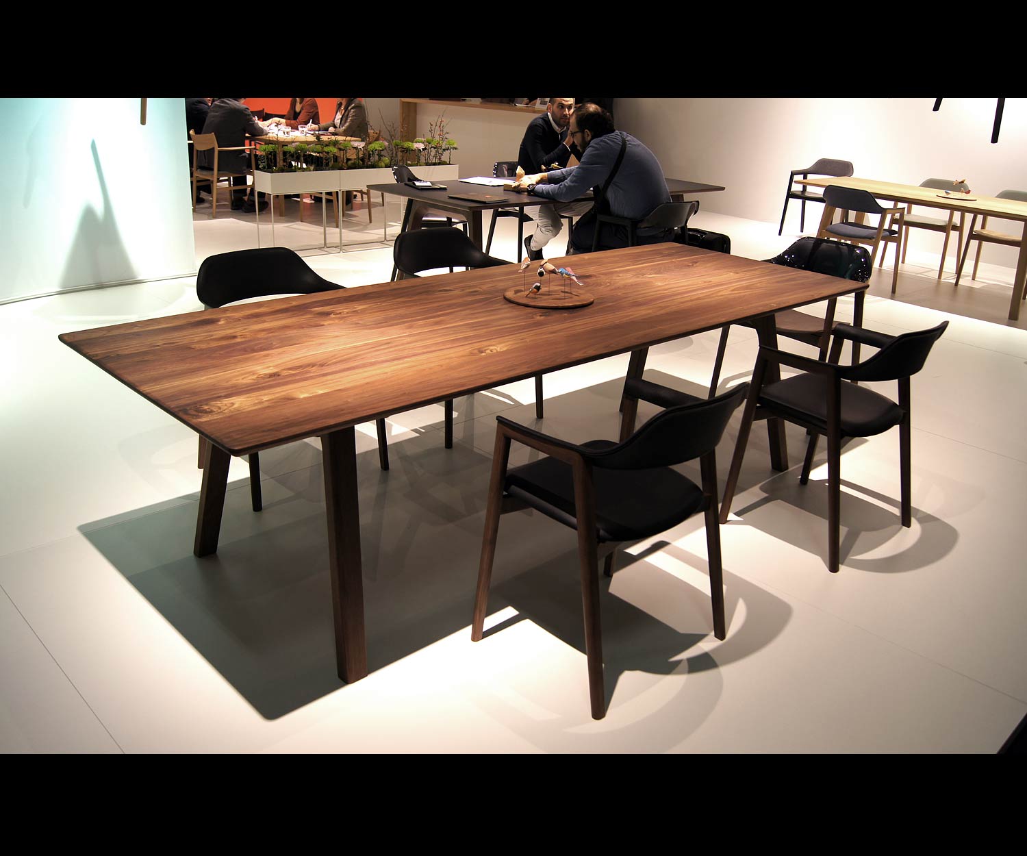 Hochwertiger Conde House Ten Design Tisch Nussbaum Massivholz