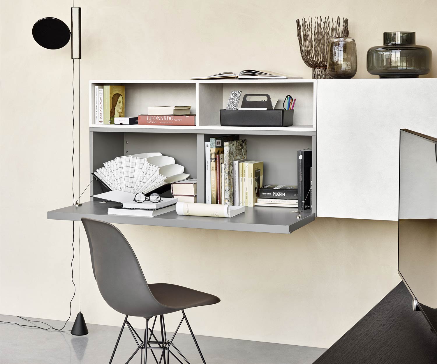 Exklusive Livitalia Design Wohnwand C51 mit Lautsprechergitter in Braun Matt