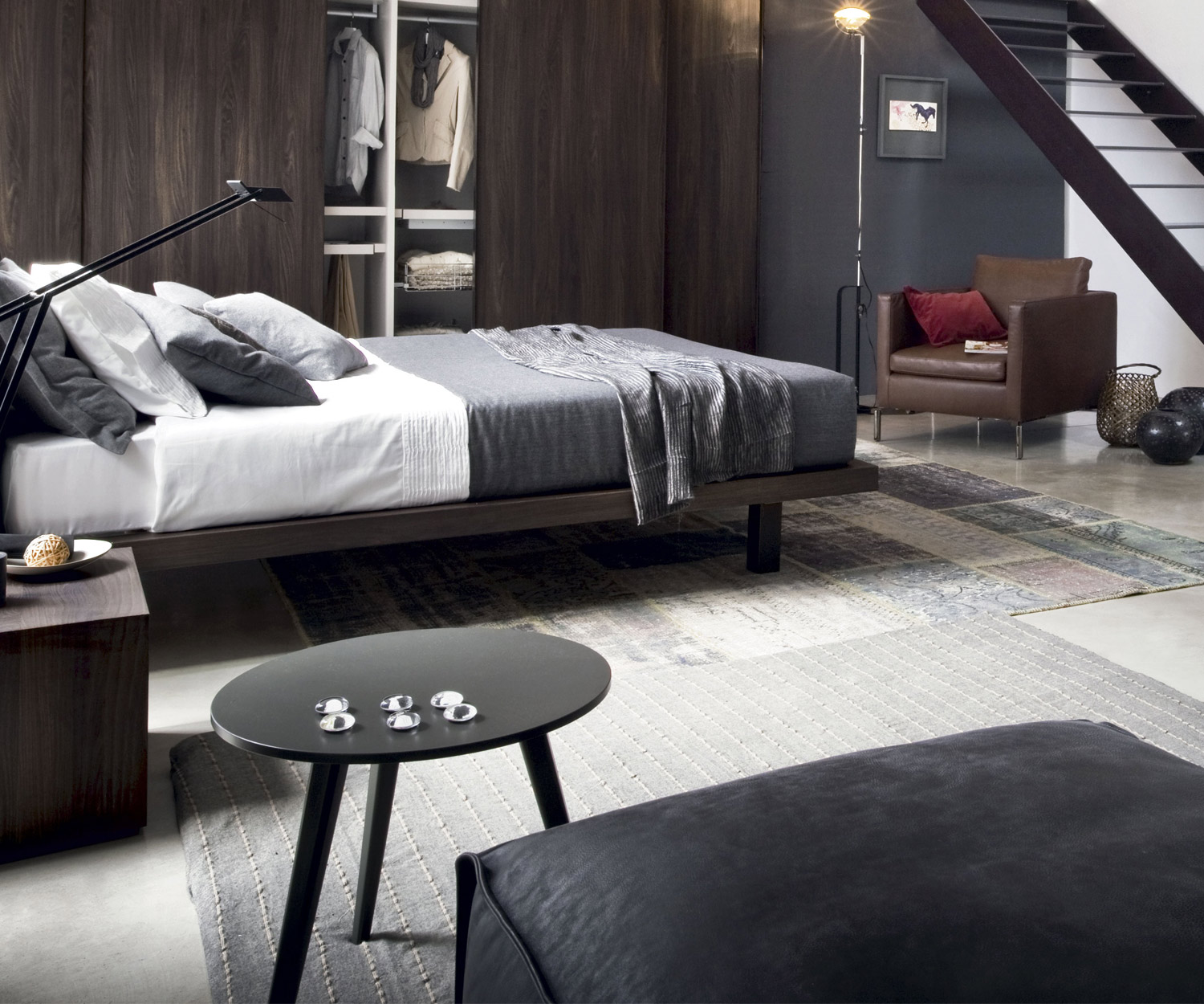Novamobili Trio side table in the bedroom as a storage option