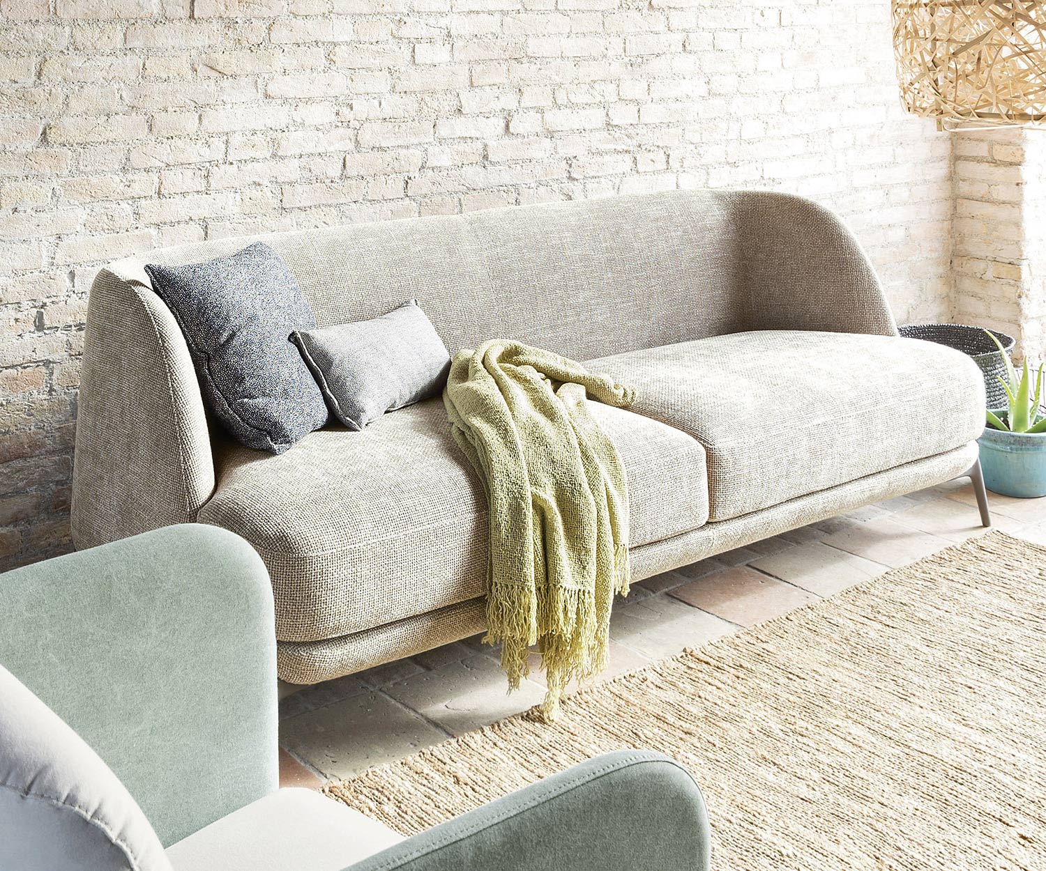 Novamobili Design Sofa Velvet mit Kaltschaumpolsterung