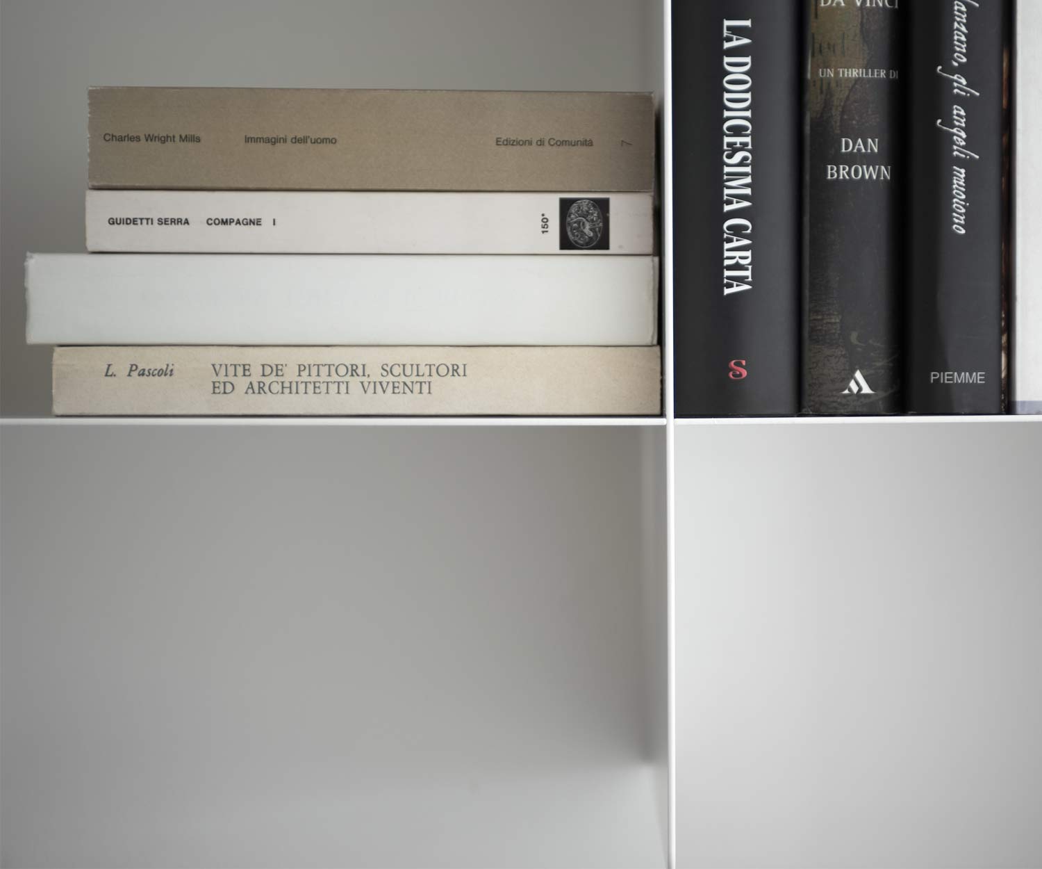 MEME Designil Innesto bibliothèque pour le mur en métal fin et mince