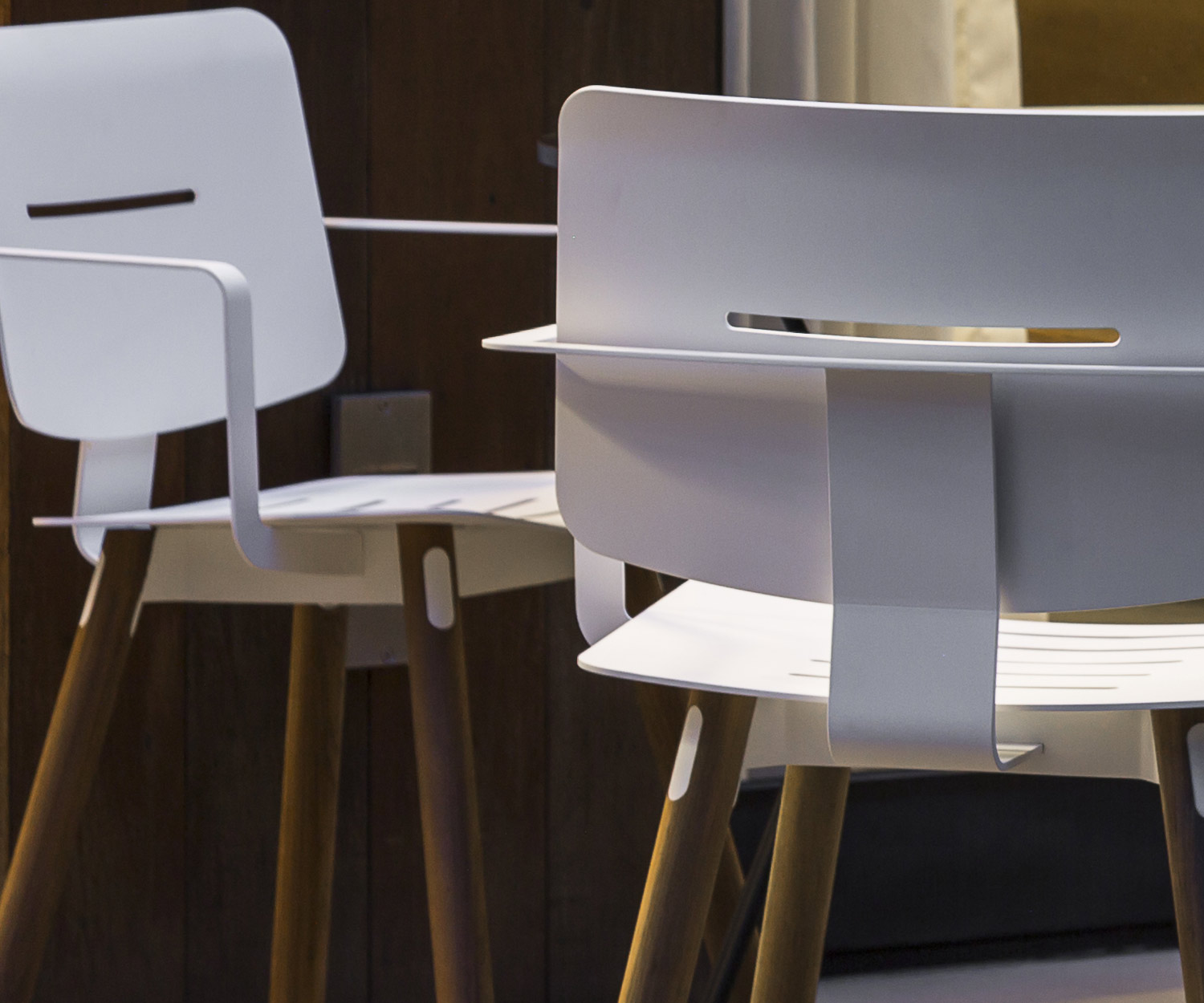 Exklusiver Oasiq Coco Aluminium Teak Design Stuhl mit Aluminiumsitzfläche