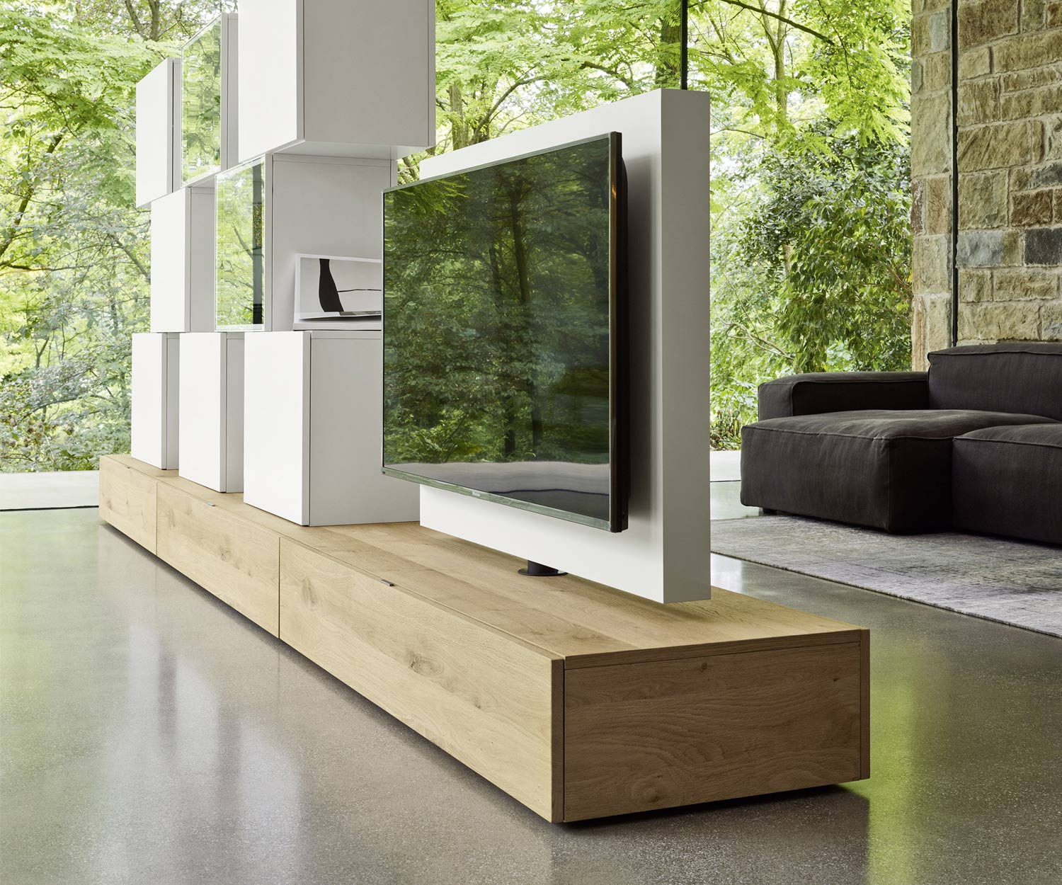 Das Livitalia Roto Lowboard ist ideal als Küchenfernseher für offene Wohnküchen