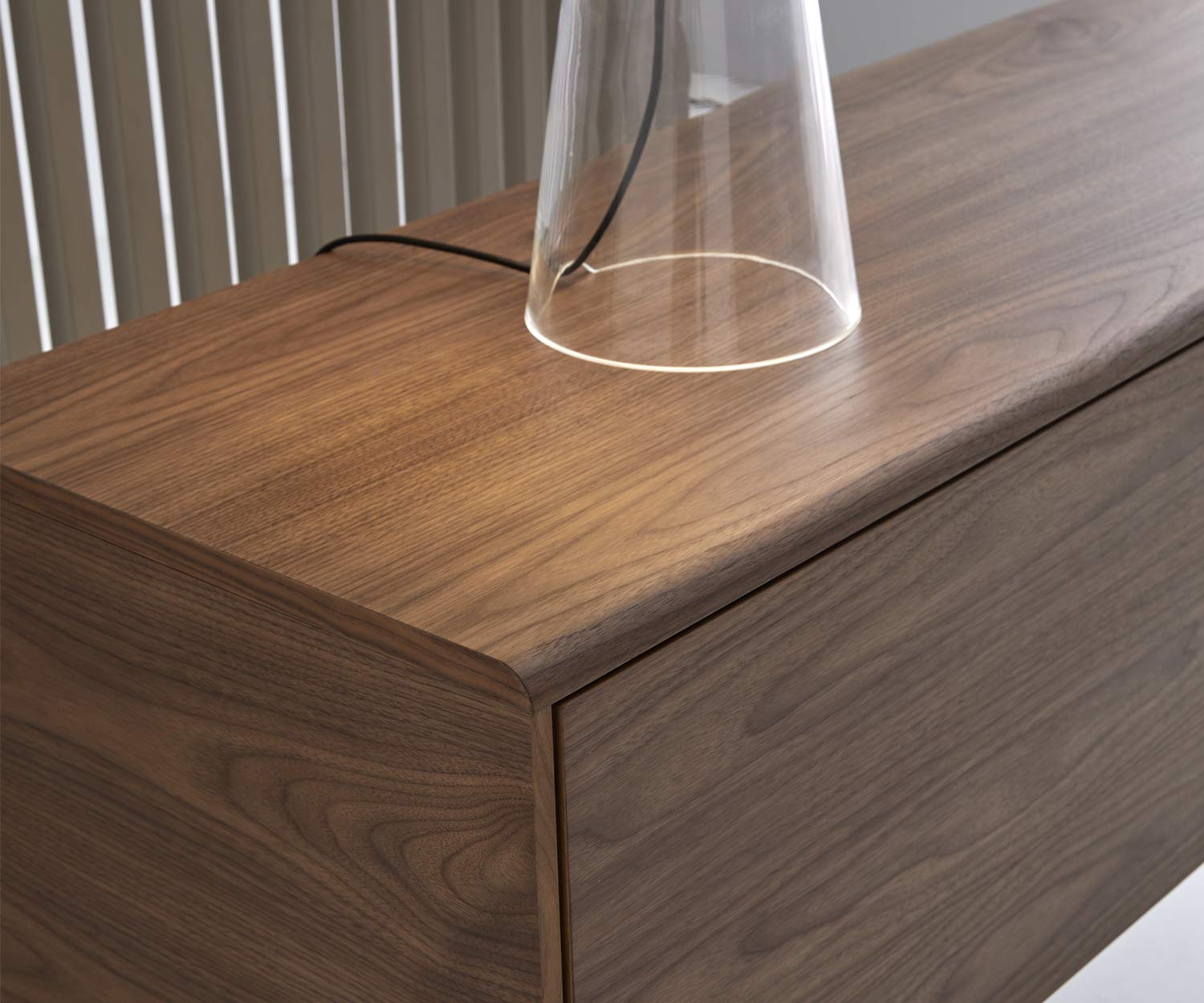 Punt Malmö Design Sideboard mit Walnuss Furnier veredelt