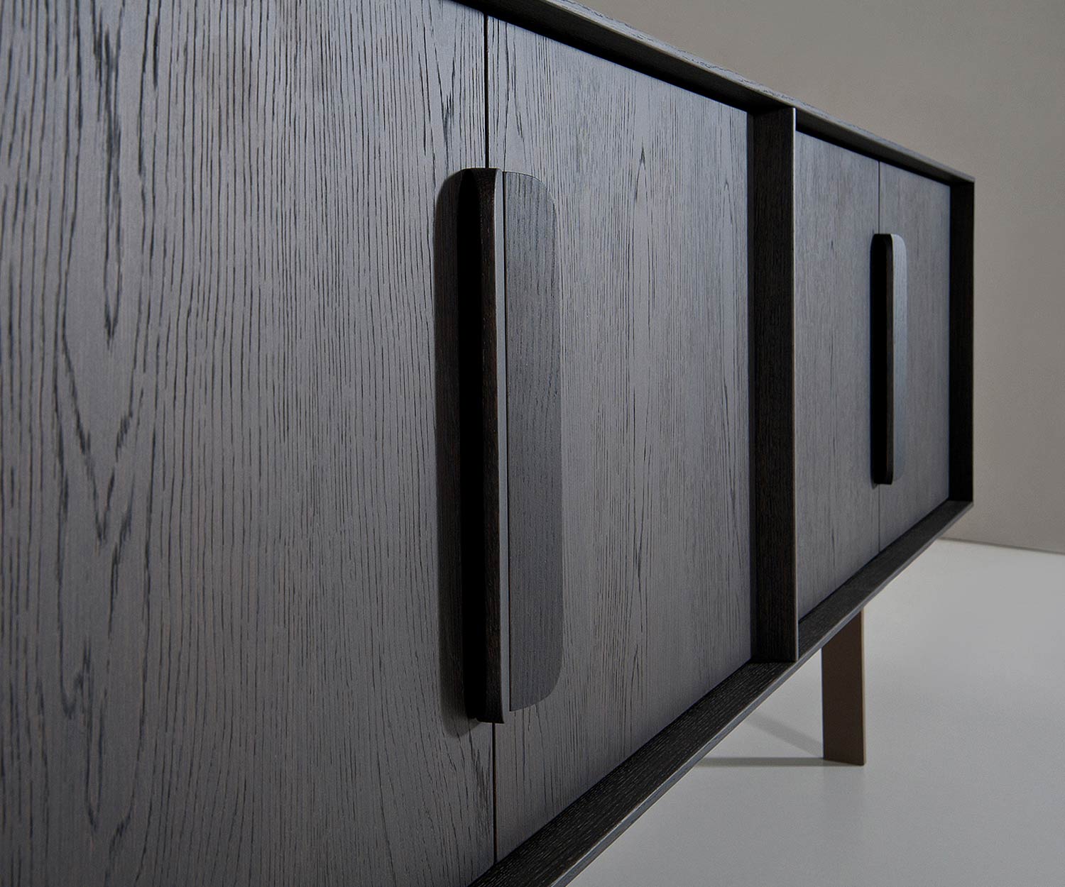 Exklusives al2 Mobius 003 DesignerWohnzimmer Sideboard Korpus furniert