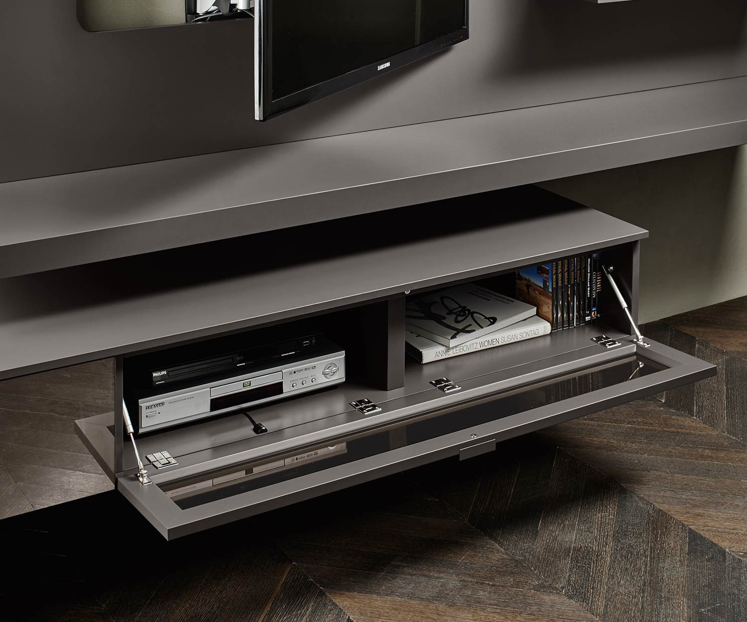 Exklusive Livitalia Design Wohnwand C54 in Braun Matt lackiert 