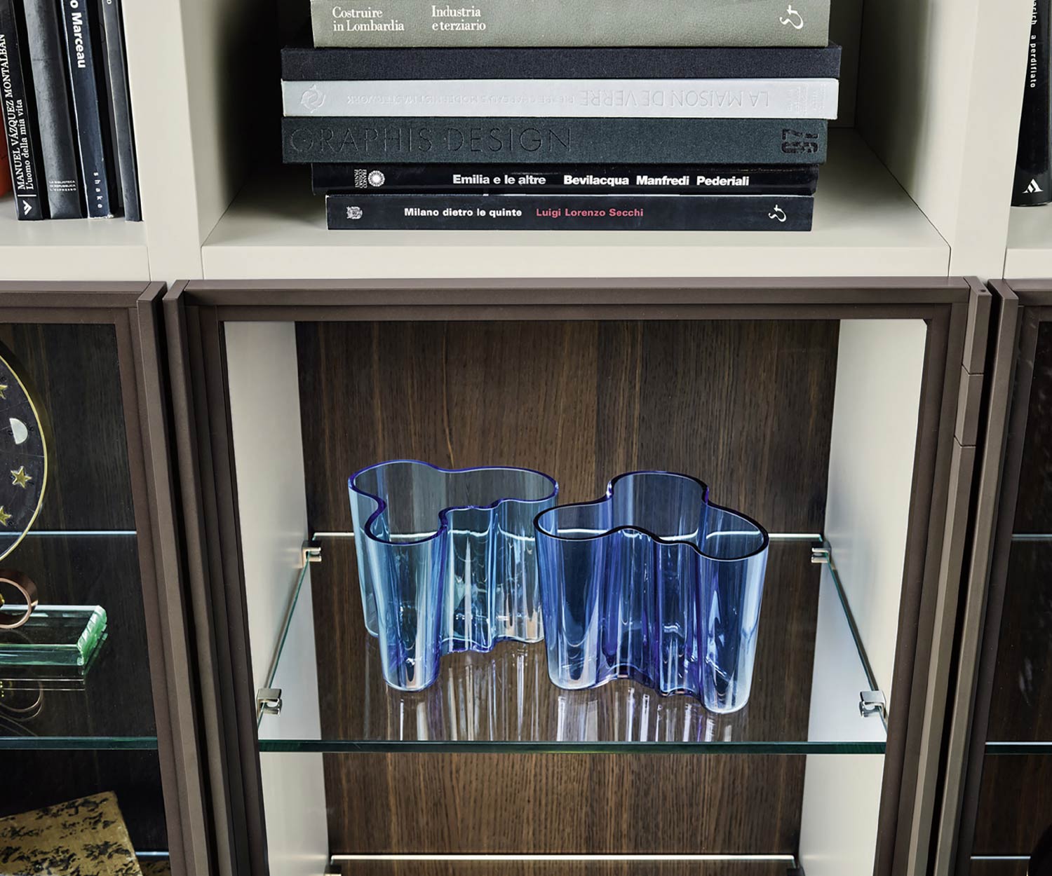 Exklusives Livitalia Design Bücherregal mit Leiter C60